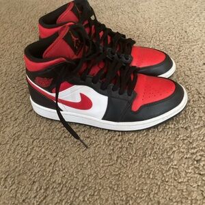 had these for 4 months perfectly fine there’s nothing wrong with it not crease